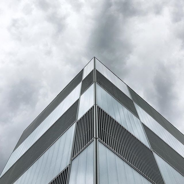 The facade is made up of two different kinds of surfaces..