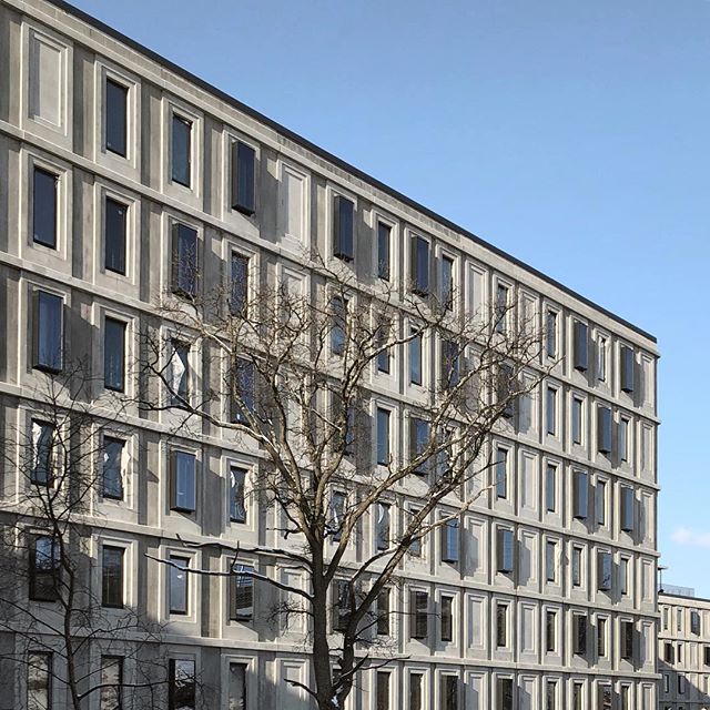 Balneum and the east facade made of prefabricated concrete elements.